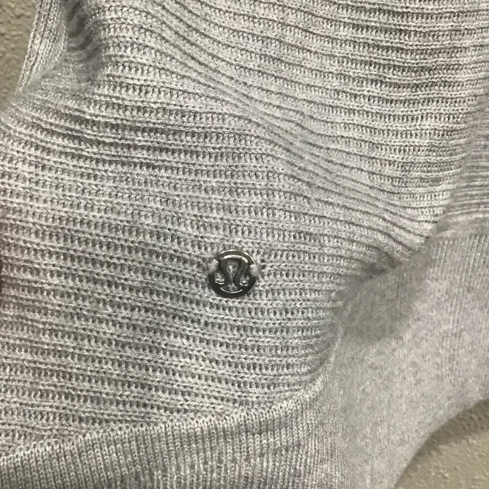 Lululemon Sundown Sweater Wrap Women's Sz 8 Gray Cardigan Hooded Cashmere‎ Blend